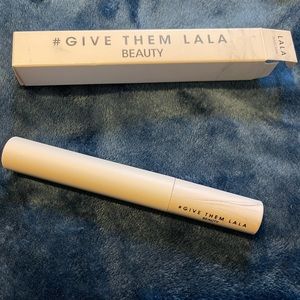 GIVE THEM THE LALA BEAUTY MASCARA